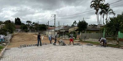 Calçamento da Rua Celeste Vezani avança em Camaquã      