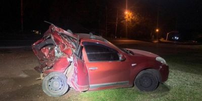 Colisão entre carro e caminhonete causa morte de mulher em Gravataí  