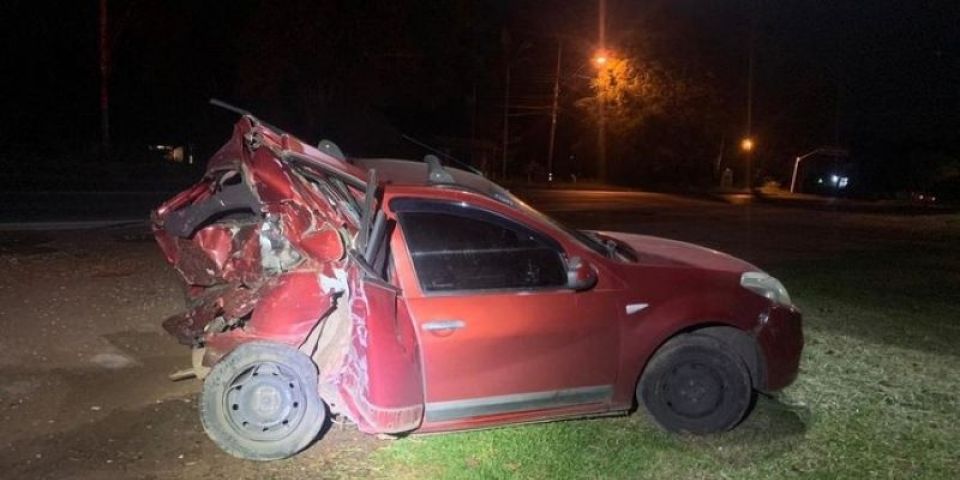 Colisão entre carro e caminhonete causa morte de mulher em Gravataí  