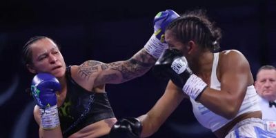 Bia Ferreira derrota argentina e é campeã mundial de boxe