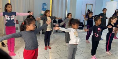 Prefeitura de Tapes oferece aulas de ballet para crianças e adolescentes