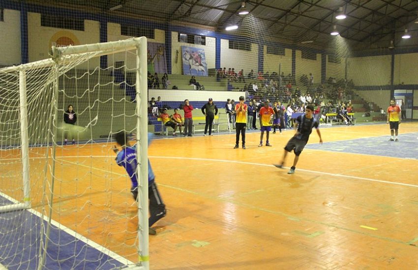 FOTOS: realizado o 2º Campeonato de Futsal da EJA em Camaquã 
