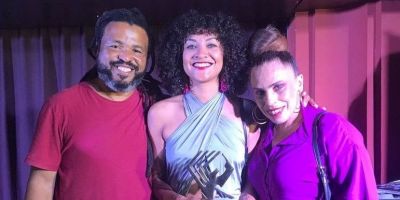 Cantora camaquense recebe o Prêmio Açorianos de Música Pop