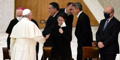 Conselho de Papa no Vaticano terá mulheres pela primeira vez