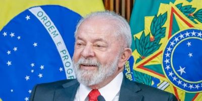 Lula visita Abu Dhabi em busca de acordos comerciais e investimentos bilaterais